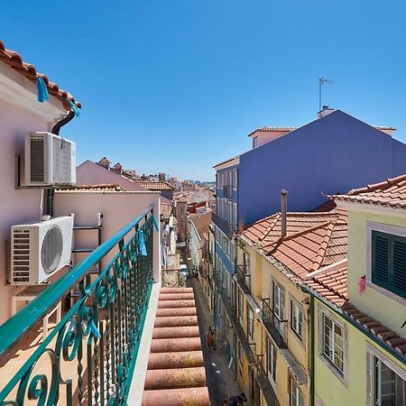 Cozy Apartment In Historic Center With Terrace Lisbon Bagian luar foto