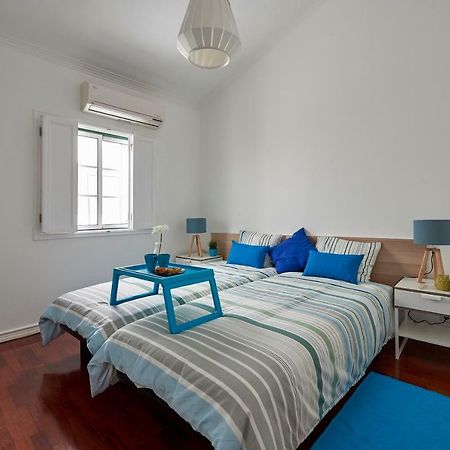 Cozy Apartment In Historic Center With Terrace Lisbon Bagian luar foto