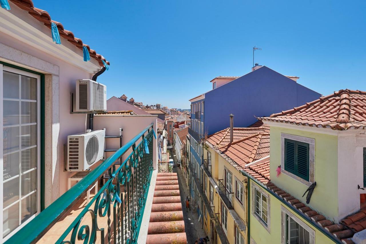 Cozy Apartment In Historic Center With Terrace Lisbon Bagian luar foto