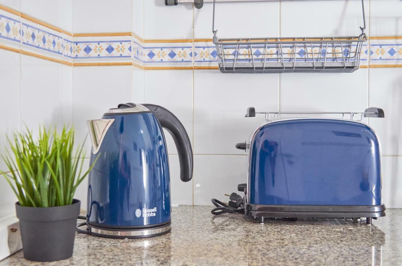 Cozy Apartment In Historic Center With Terrace Lisbon Bagian luar foto