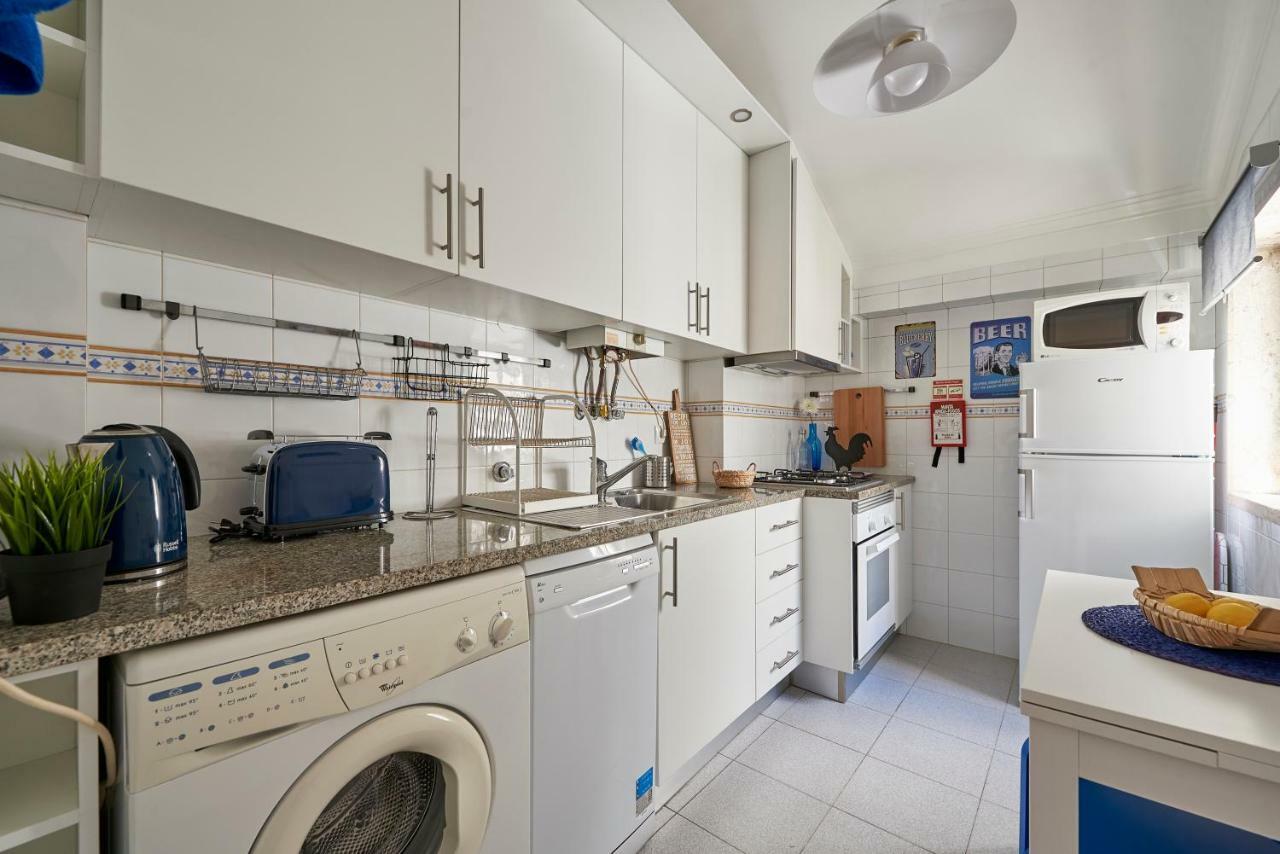 Cozy Apartment In Historic Center With Terrace Lisbon Bagian luar foto