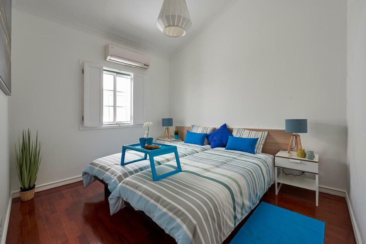 Cozy Apartment In Historic Center With Terrace Lisbon Bagian luar foto