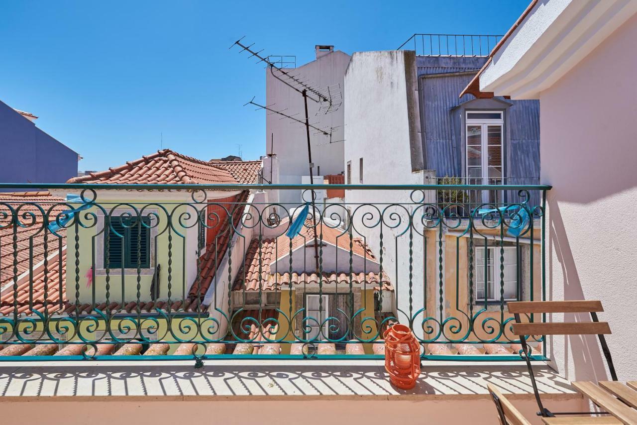 Cozy Apartment In Historic Center With Terrace Lisbon Bagian luar foto