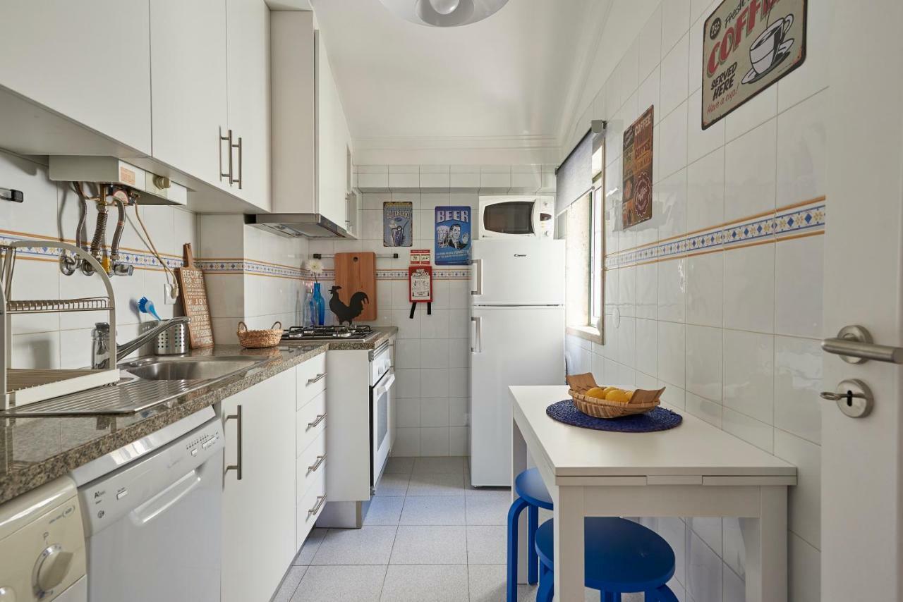 Cozy Apartment In Historic Center With Terrace Lisbon Bagian luar foto
