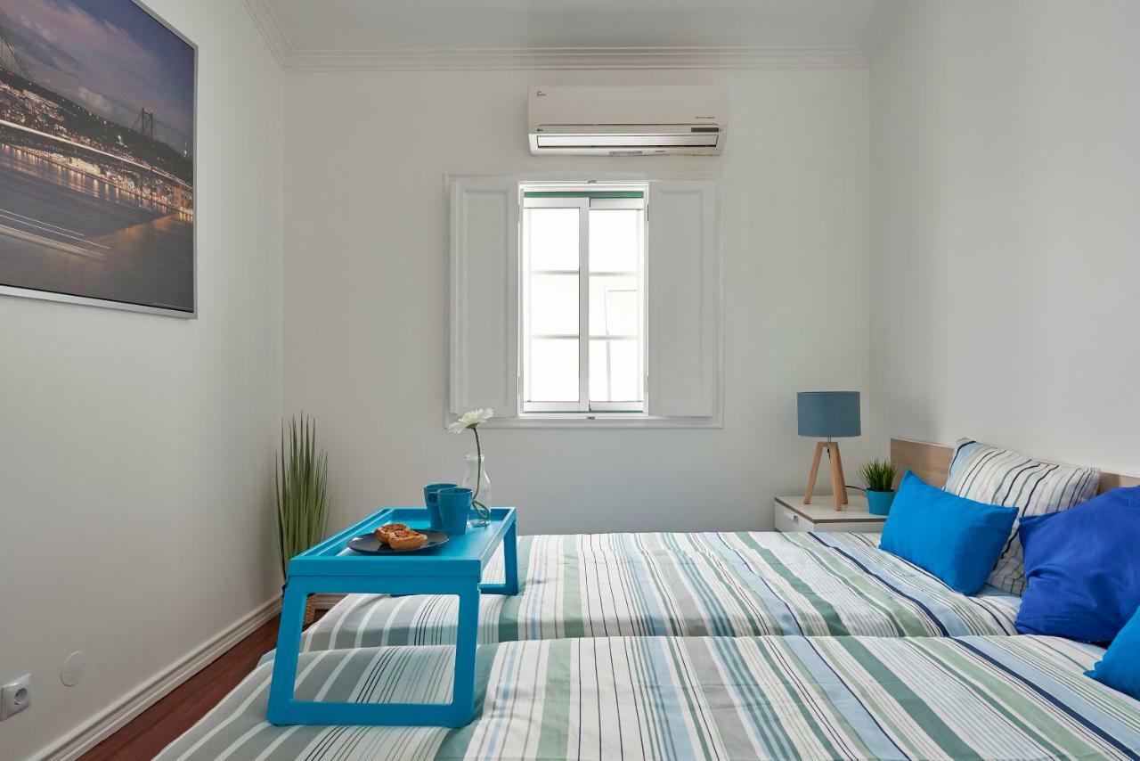 Cozy Apartment In Historic Center With Terrace Lisbon Bagian luar foto