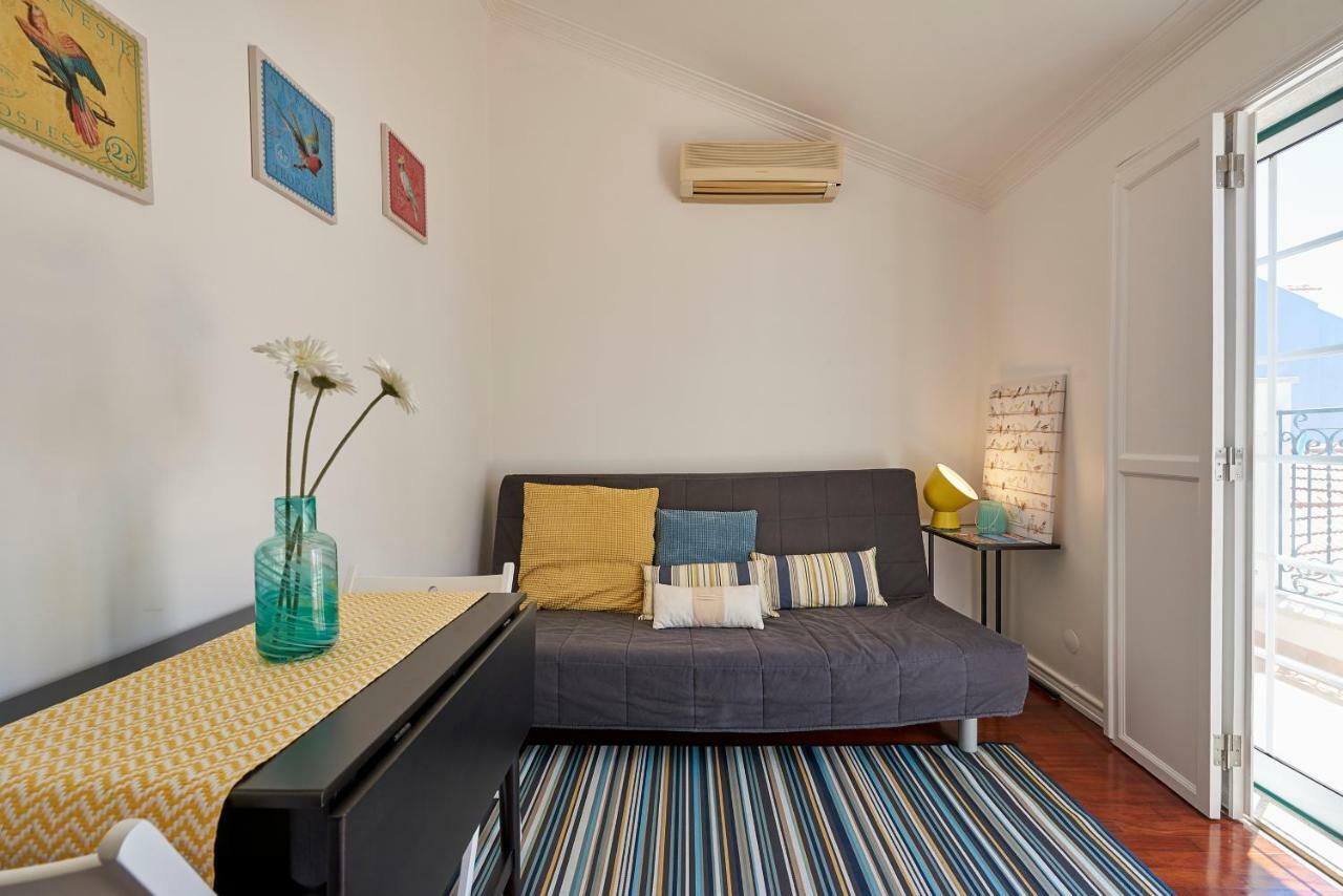 Cozy Apartment In Historic Center With Terrace Lisbon Bagian luar foto